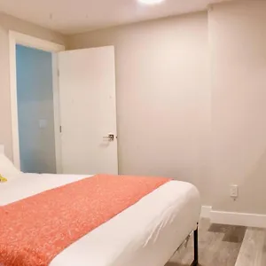 https://luxury-altadore-suite-kitchen-smarttv-laundry-great.calgaryhotelsearch.com
