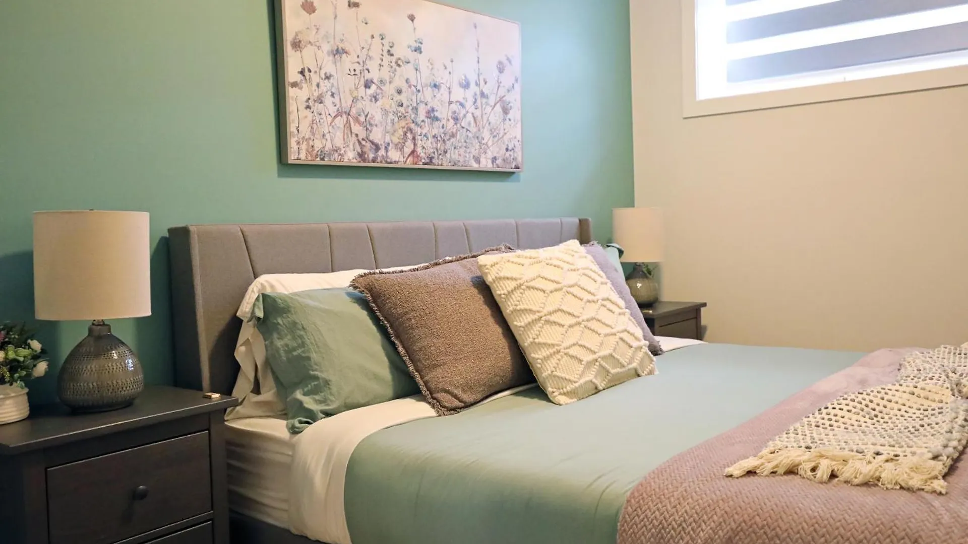 Holiday home Downtown Suite King Beds,Long Stays,Disney+ Edmonton Canada