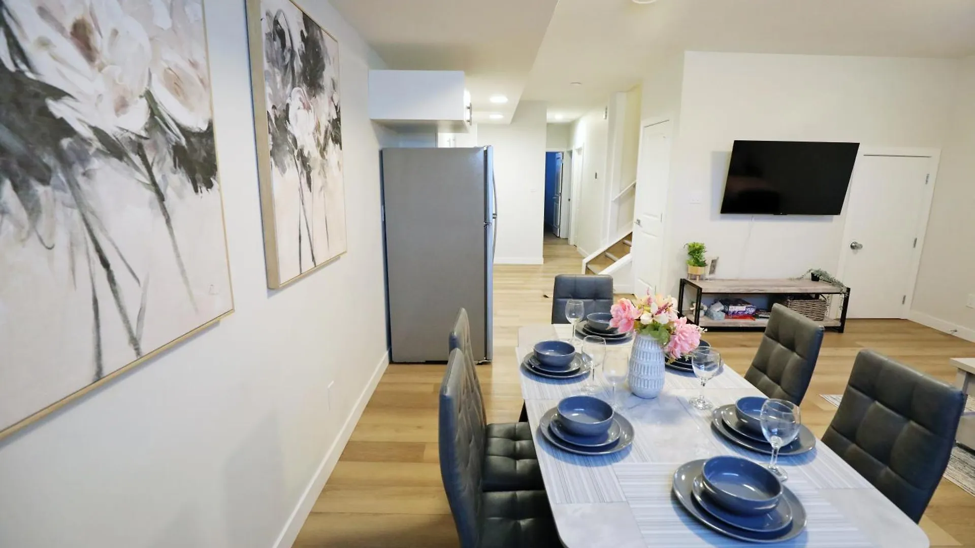 Downtown Suite King Beds,Long Stays,Disney+ Edmonton 0*,  Canada