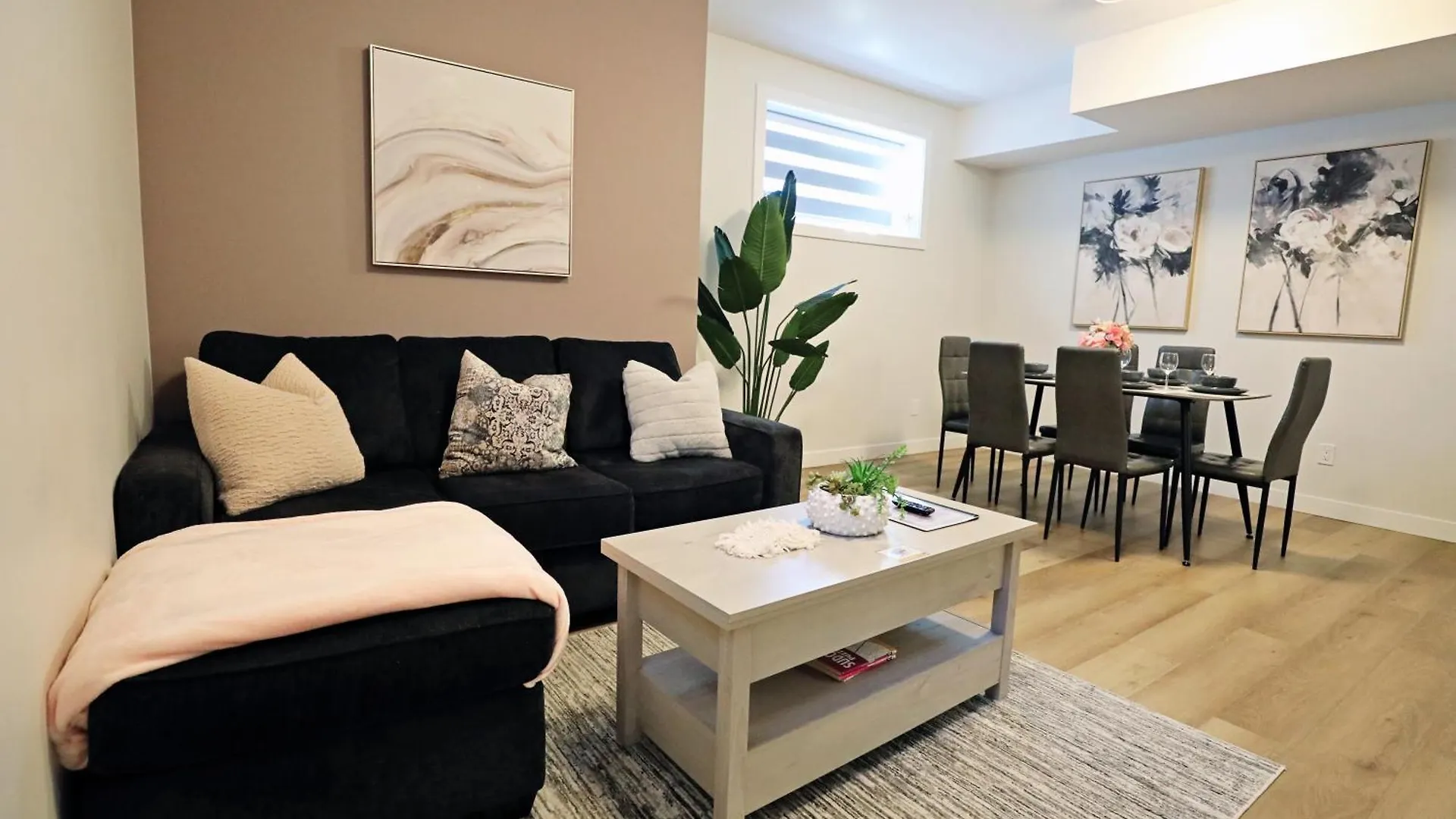 Downtown Suite King Beds,Long Stays,Disney+ Edmonton 0*,