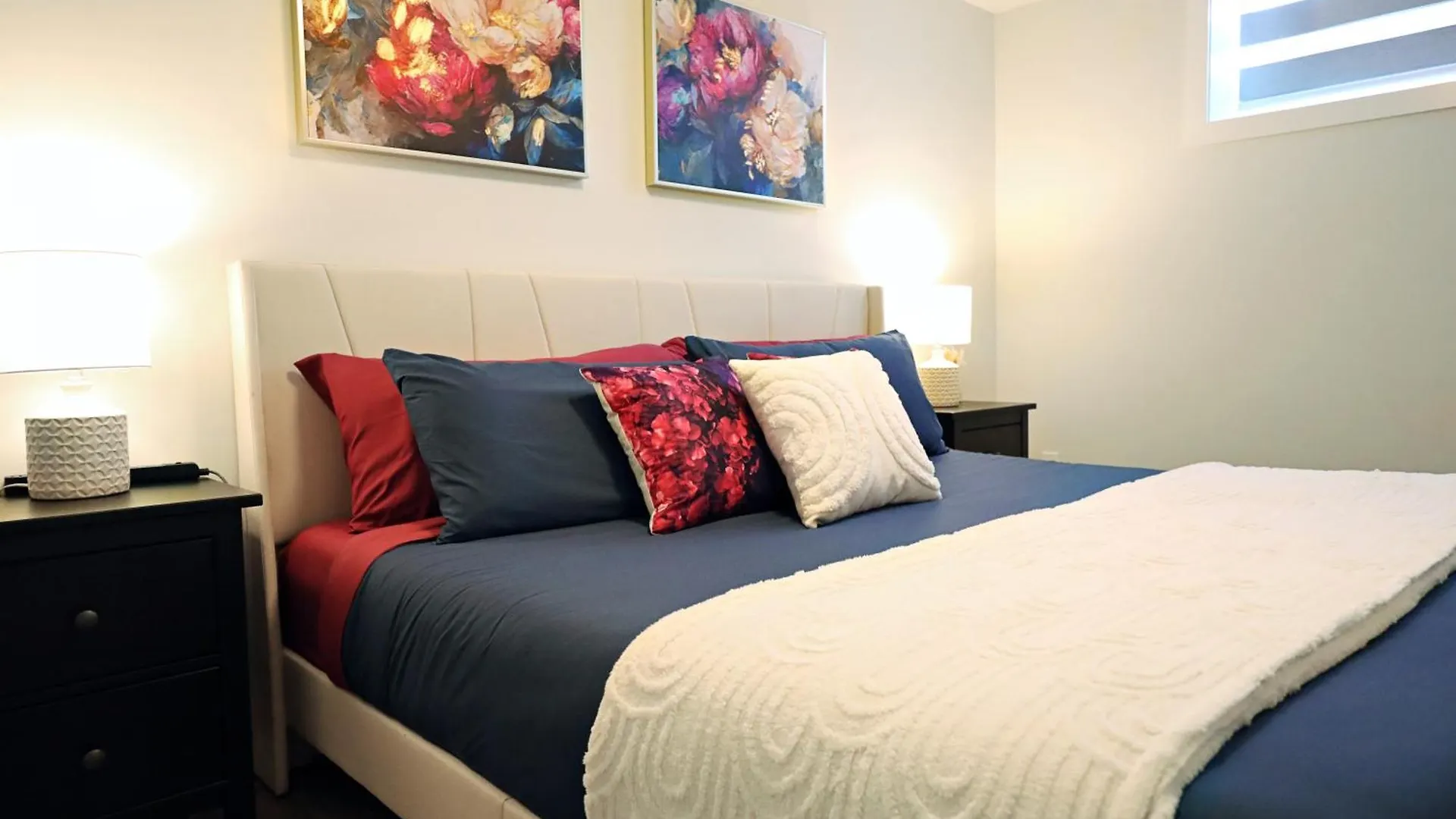 Downtown Suite King Beds,Long Stays,Disney+ Edmonton 0*,